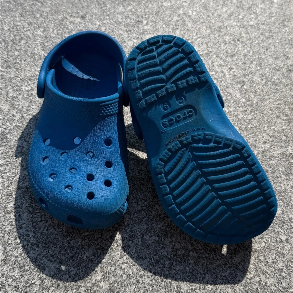 Crocs classic blue toddler c9